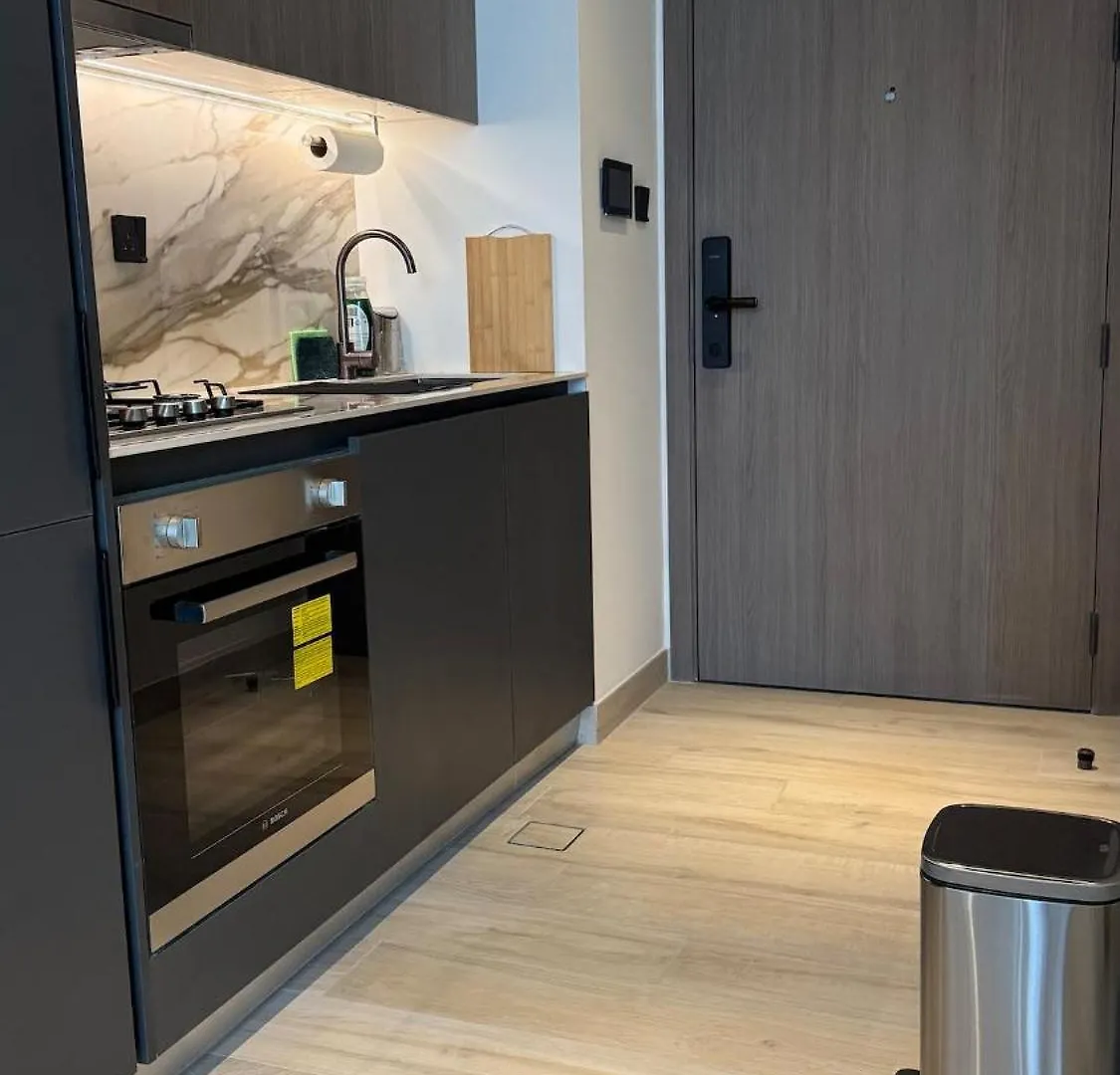 Brand New Fully Furnished Studio Dubai 0*,